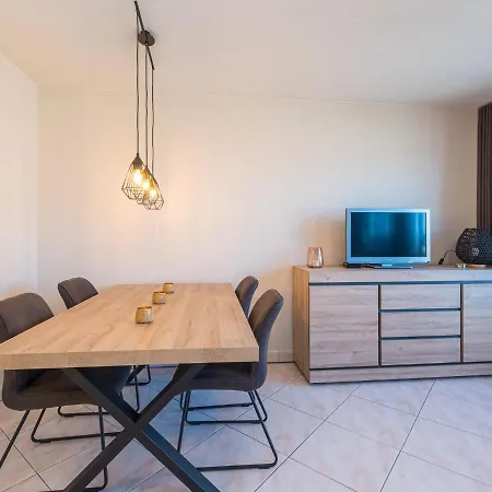 On 5th Floor With Terrace Apartment *
